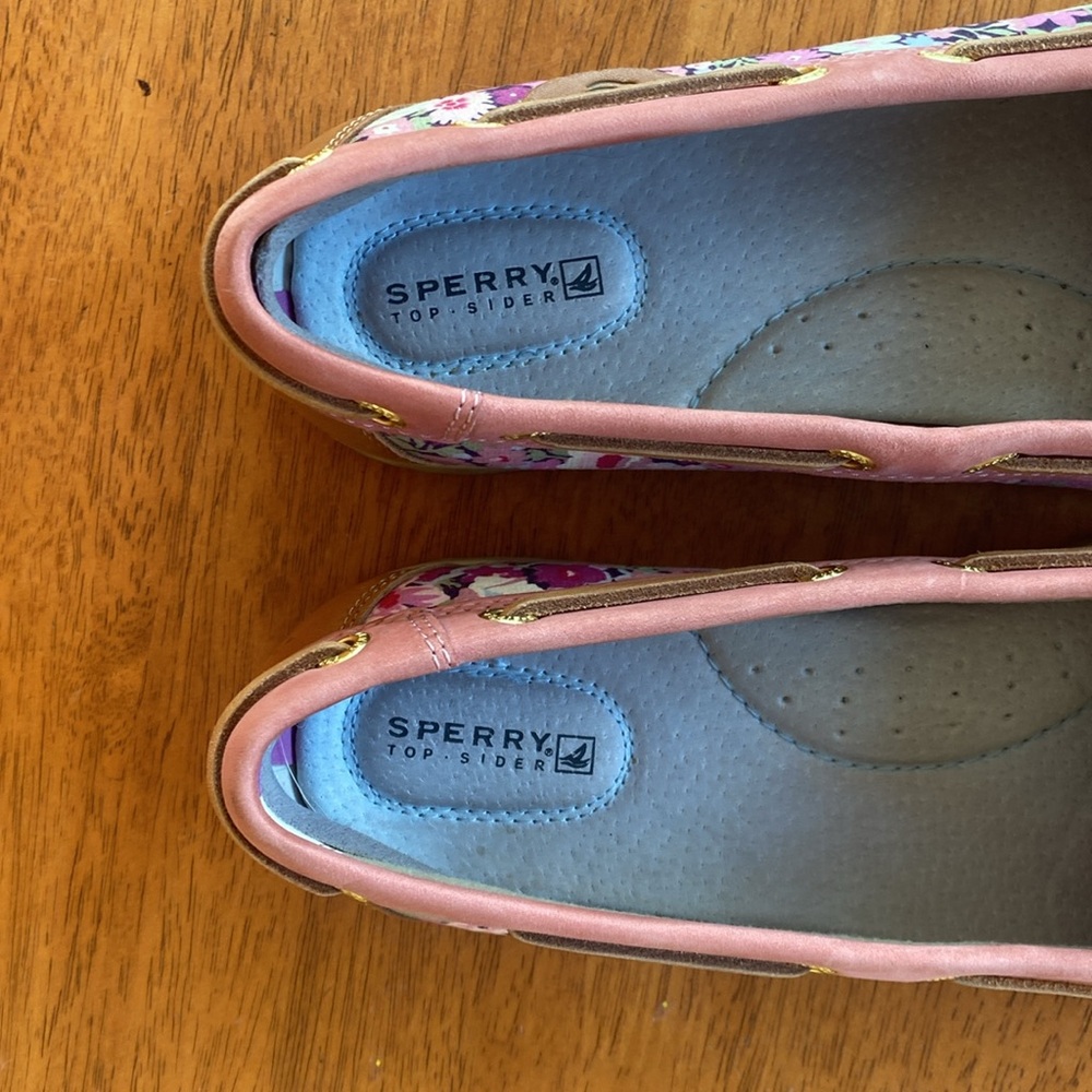 Sperry, size 10 boat shoes, like new! - Picture 4 of 4